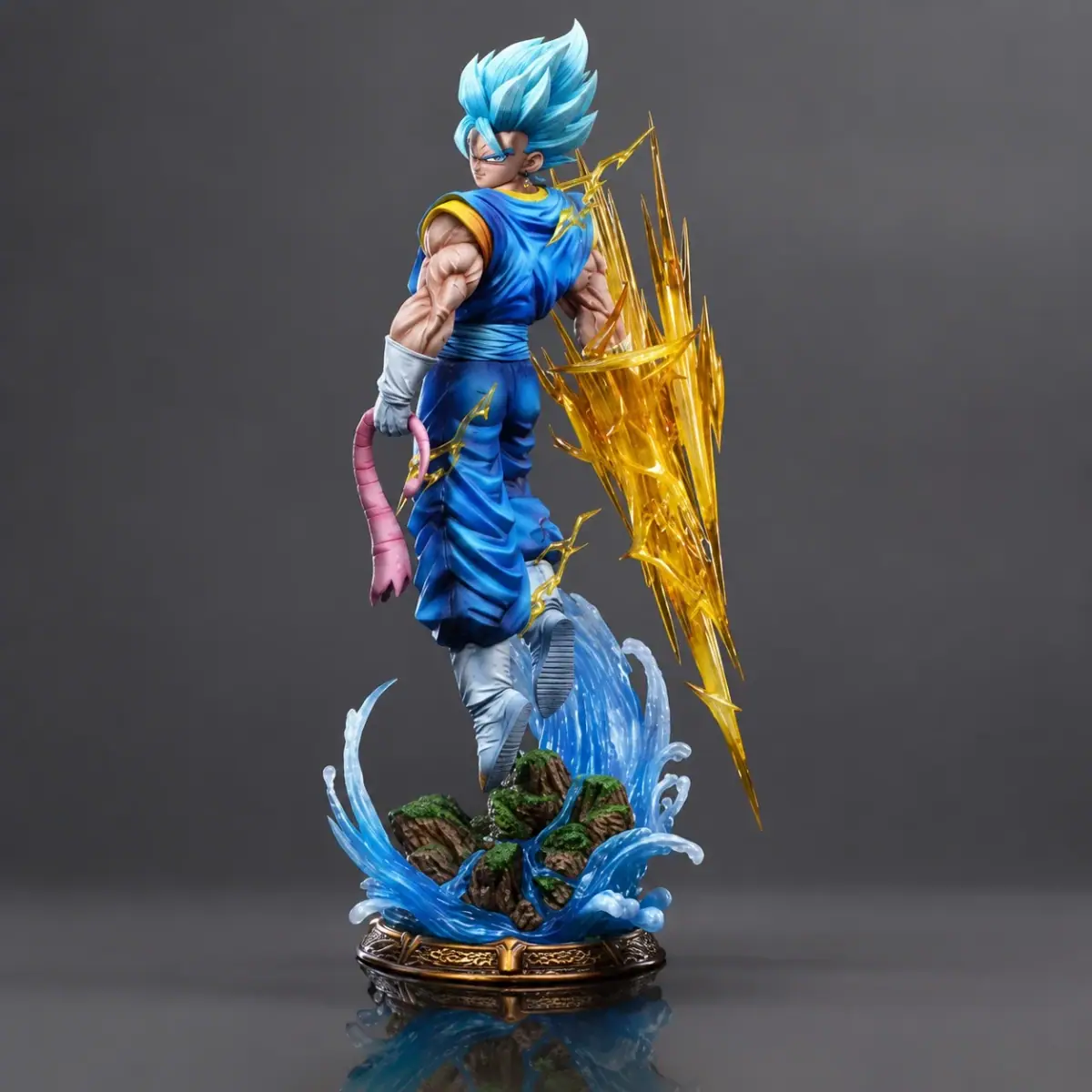 Fusion Warrior Vegito – Golden Aura Statue – Dragon Ball