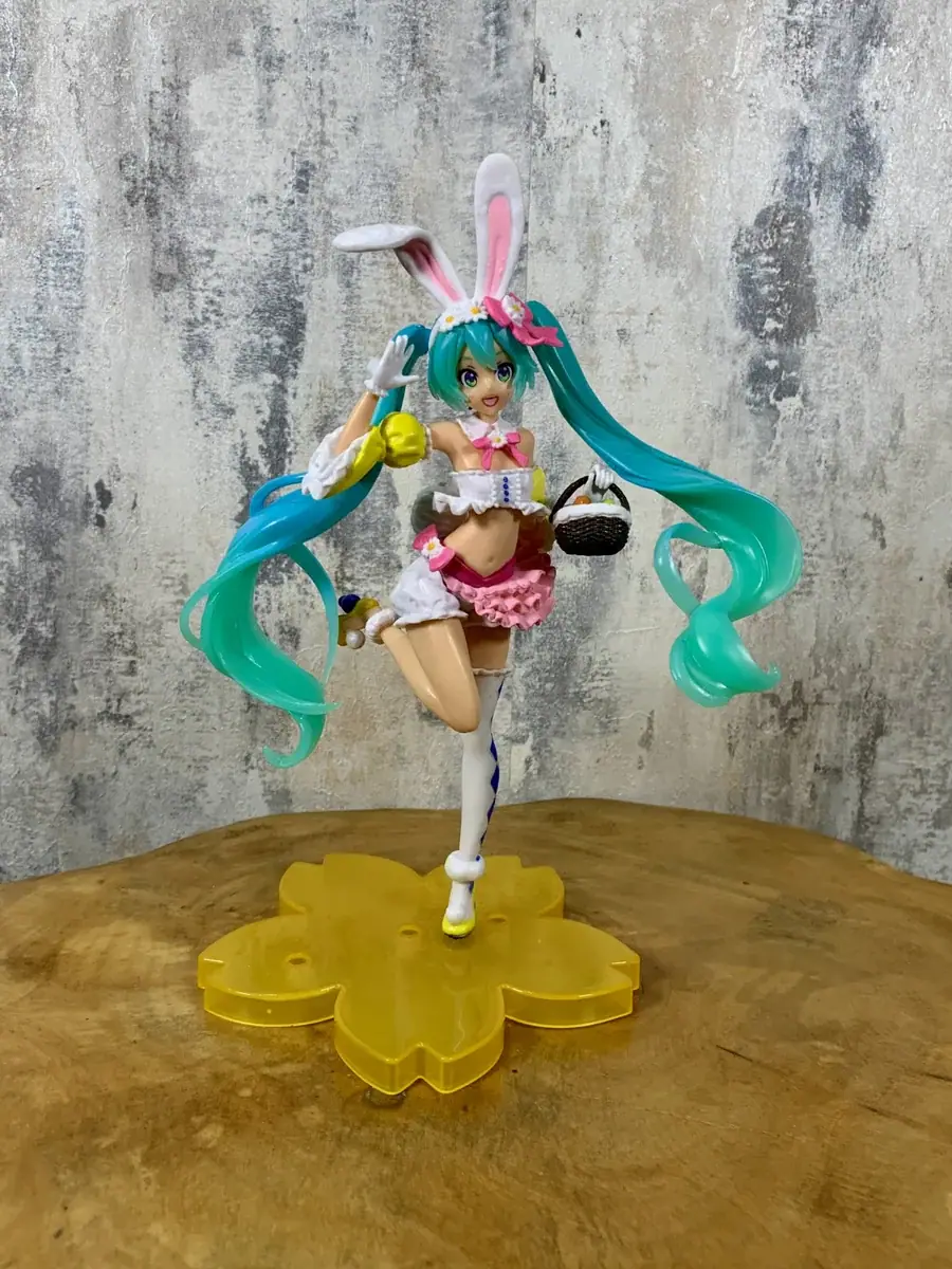 Hatsune Miku Bunny Figure – Hatsune Miku