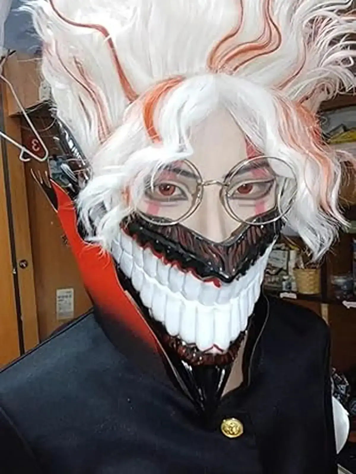 Dandadan Grin Face Mask – Dandadan