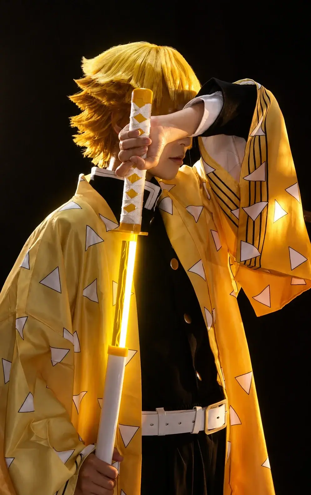 Zenitsu Agatsuma LED Katana – Demon Slayer