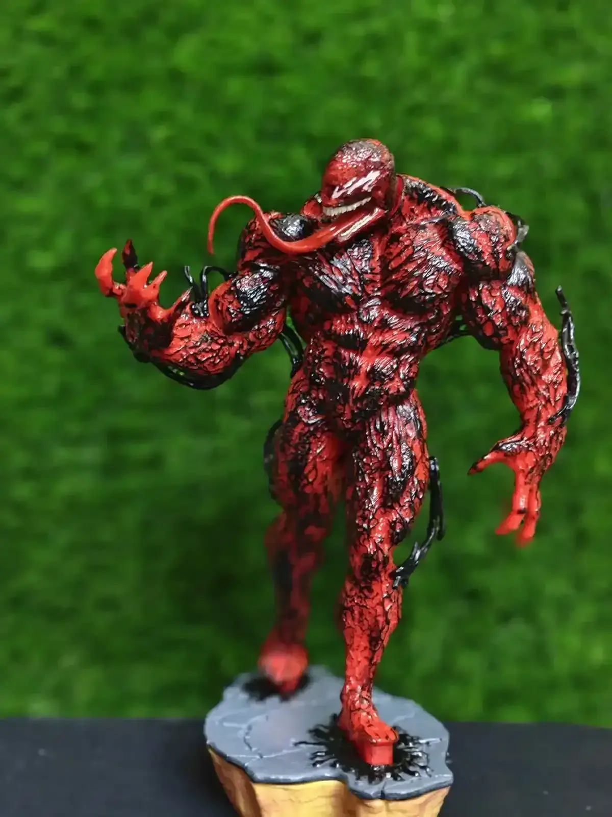 Carnage Metal Bust Statue – Marvel