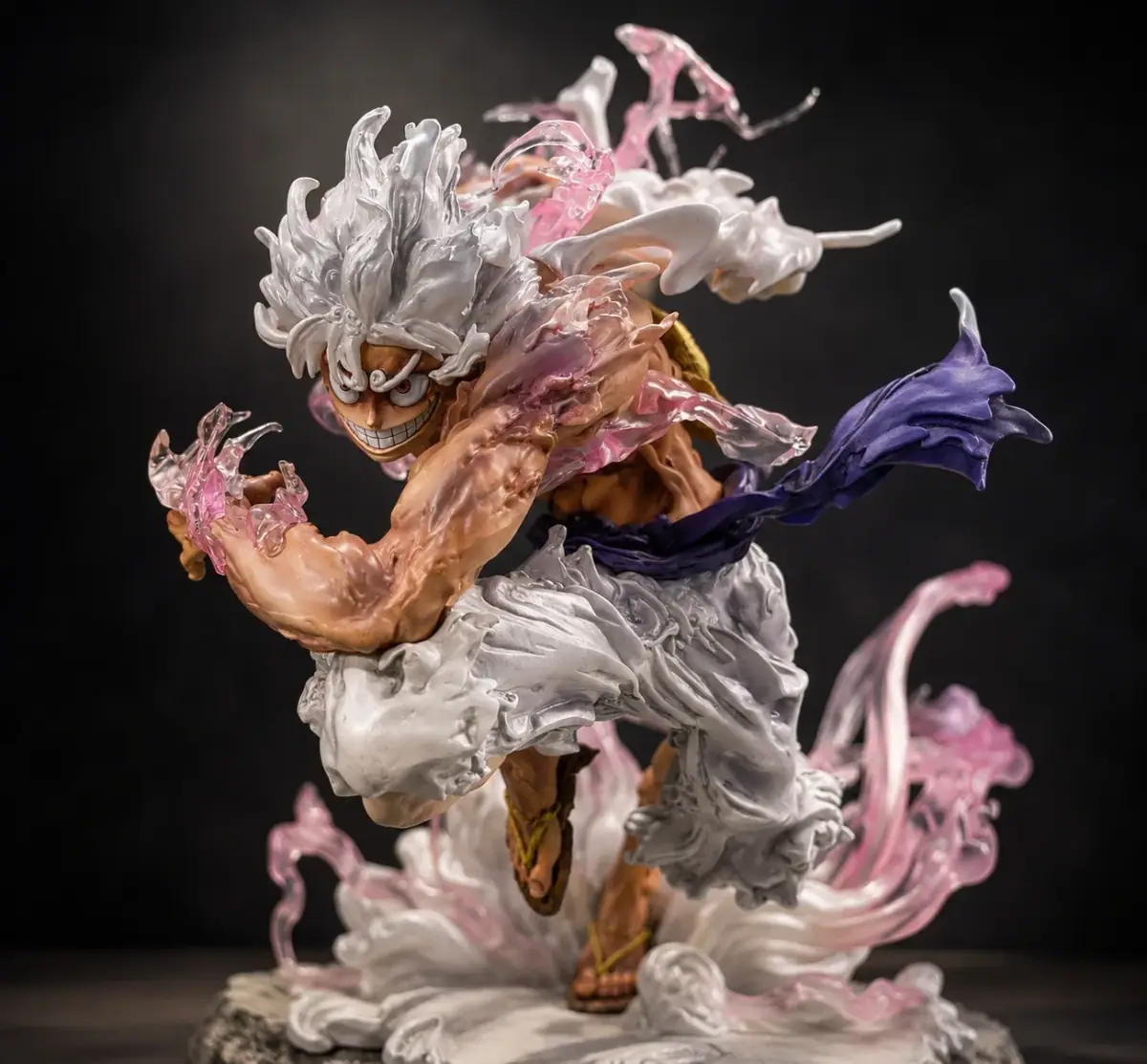 Gear 5 Luffy LED Light-Up Figure – One Piece