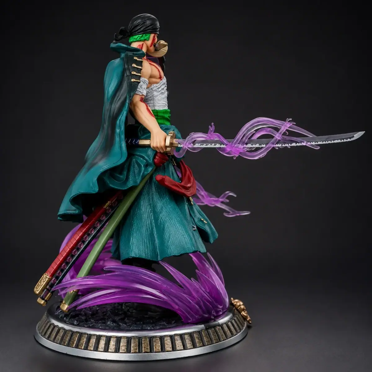 Roronoa Zoro Three-Sword Figure – One Piece