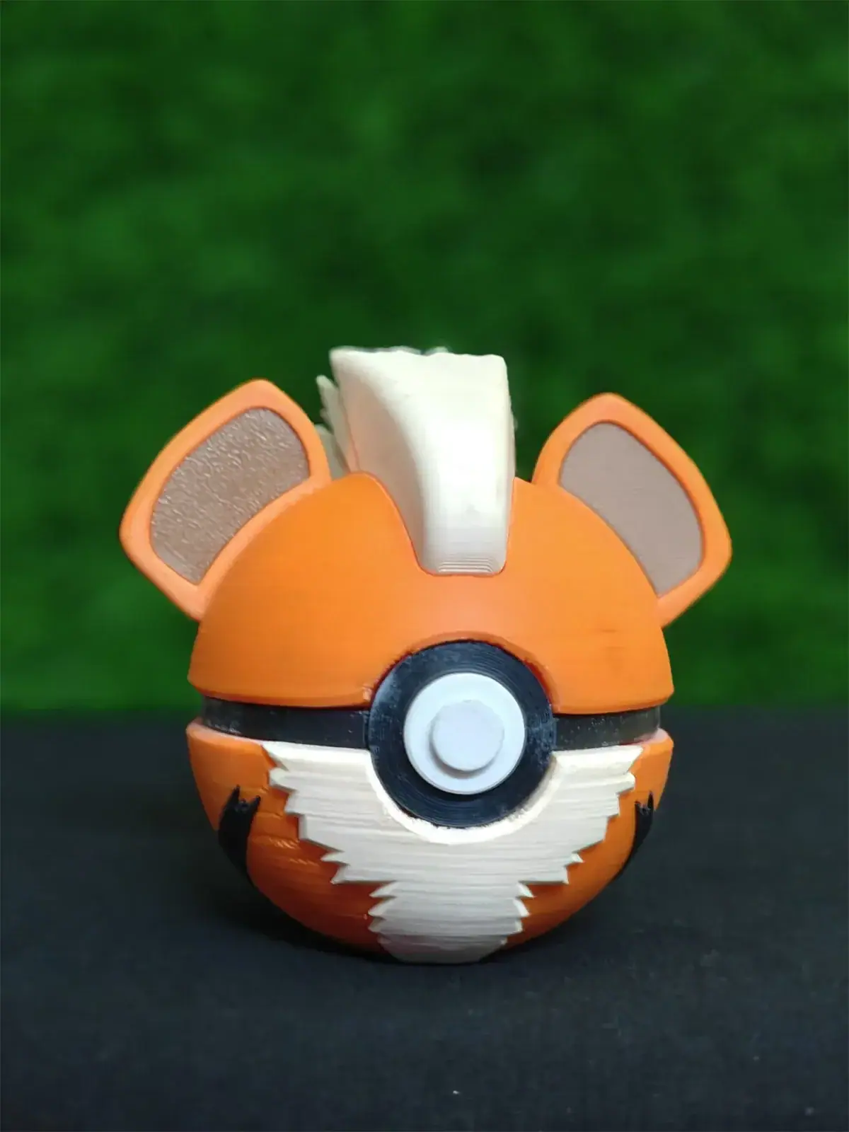 Growlithe Poké Ball Figure – Pokémon